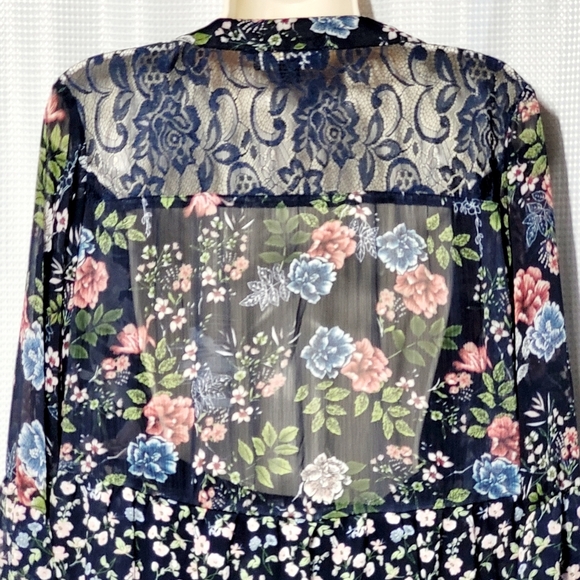 Suzanne Betro Floral Velvet Lace Ruffles Bell Sleeves Flowy Pop Over Blouse (1X) - Picture 7 of 13